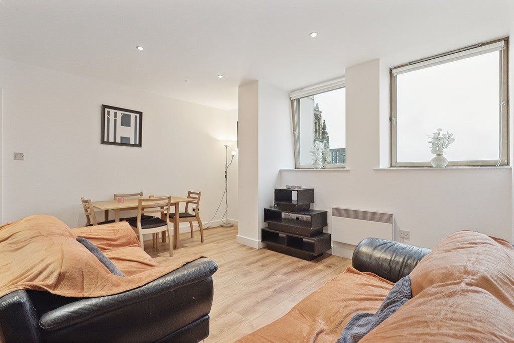 Flat Bothwell Street in Glasgow