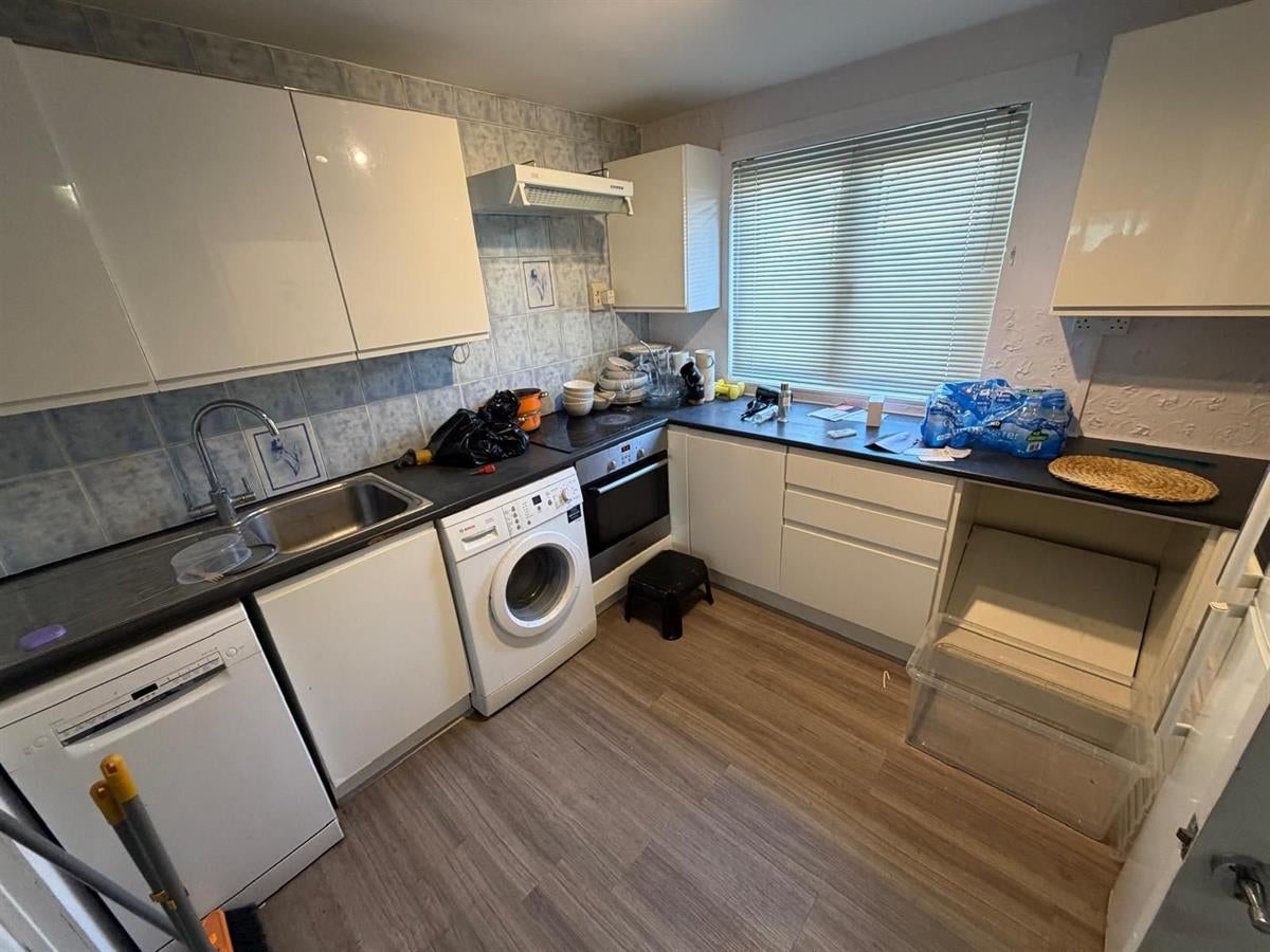 House Mayflower Close in South Ockendon