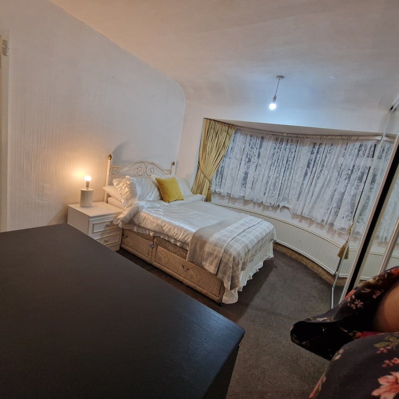 Room Wentworth Hill in Greater London