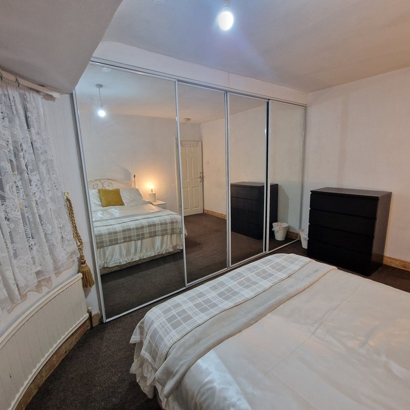Room Wentworth Hill in Greater London