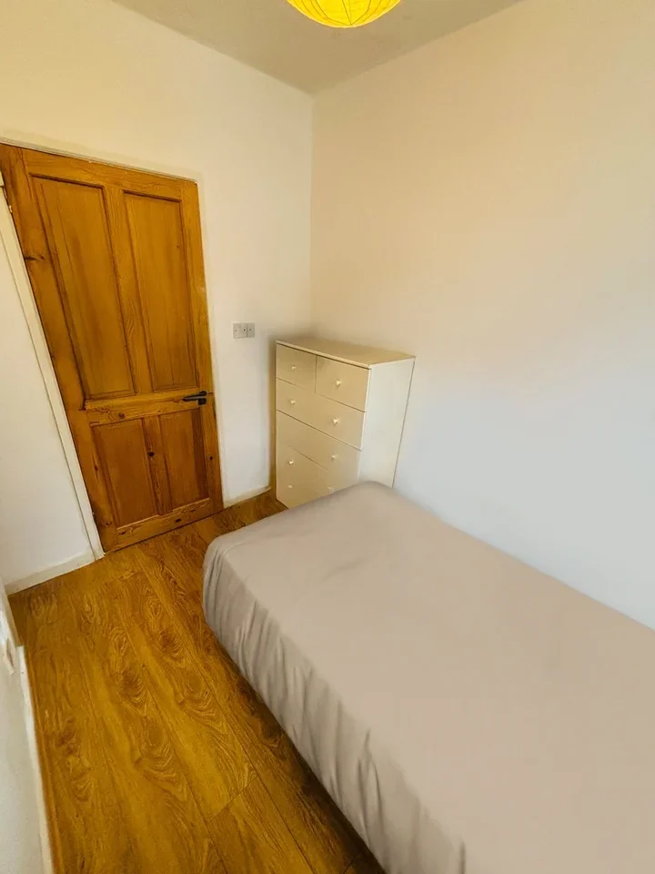 Room Penfold Street in City of Westminster