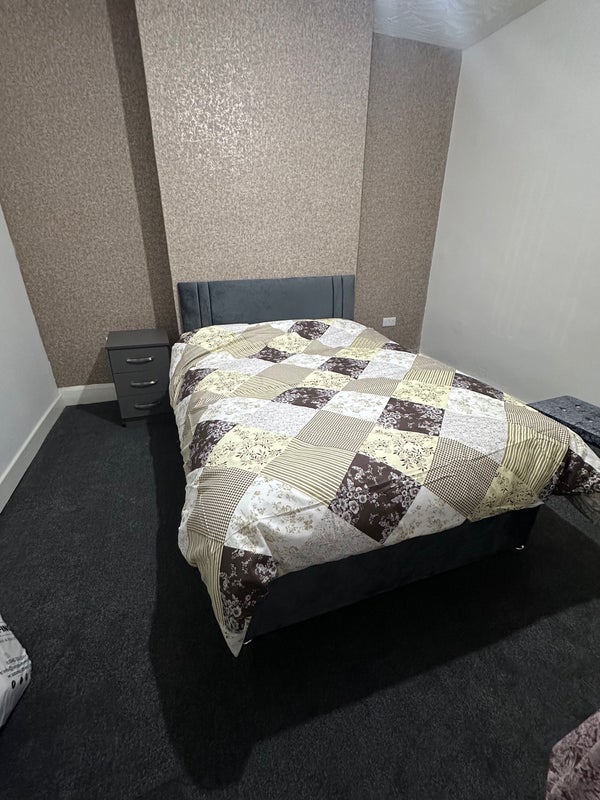 Room Pembroke Road in Birmingham