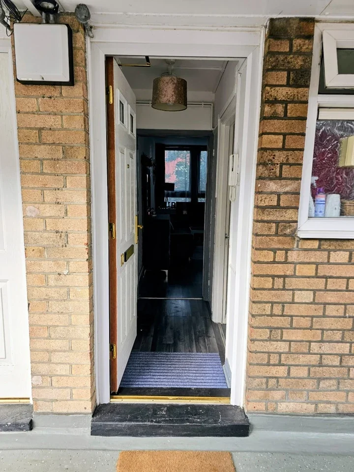 Flat Cambridge Heath Road in Greater London