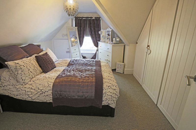Flat Hazelgrove Road in Mid Sussex
