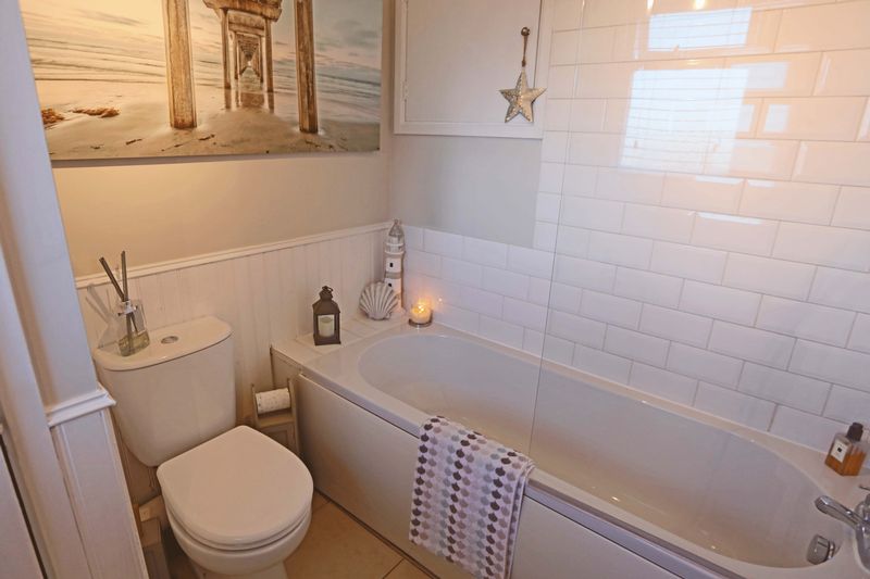 Flat Hazelgrove Road in Mid Sussex