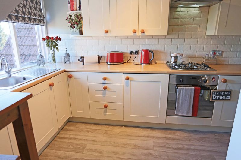 Flat Hazelgrove Road in Mid Sussex