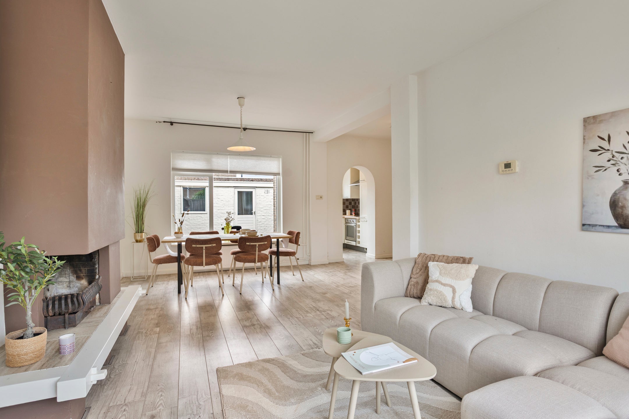 Tussenwoning te koop: Adelaertstraat 13, Eindhoven