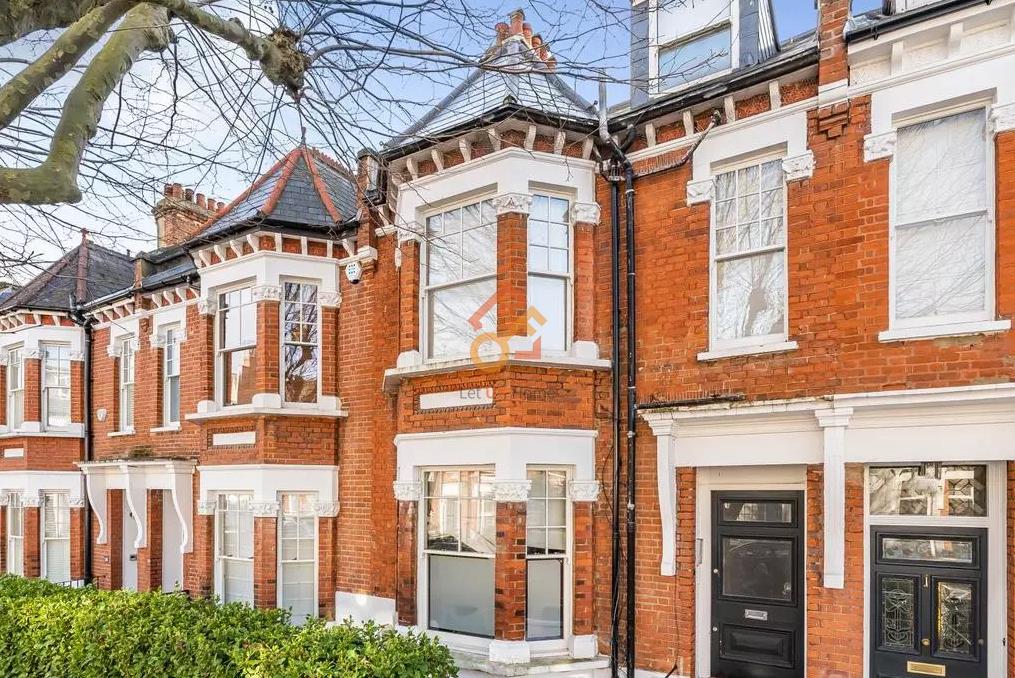 Flat Holmdale Road in London