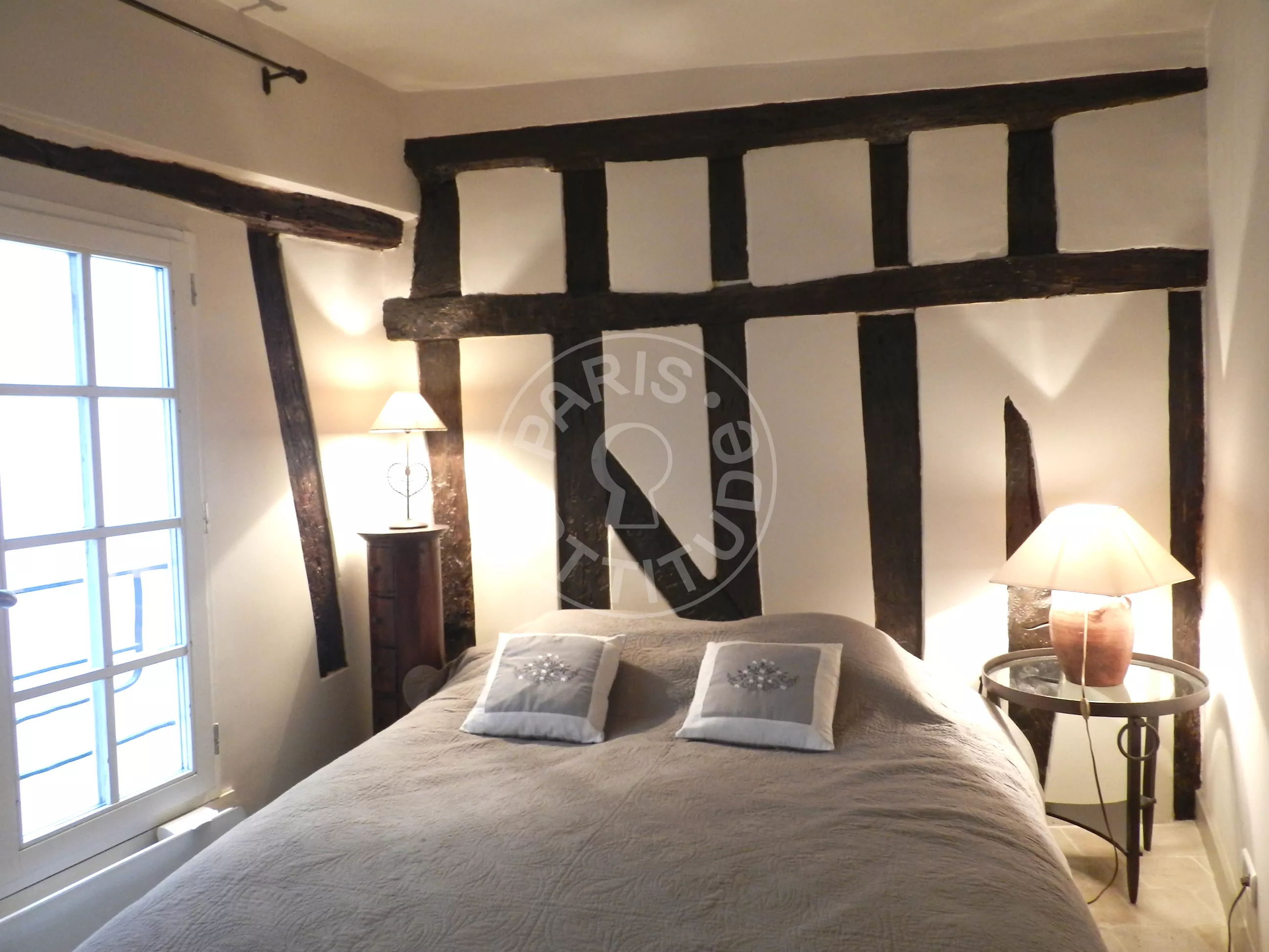 Appartement Rue du Bourg Tibourg à Paris
