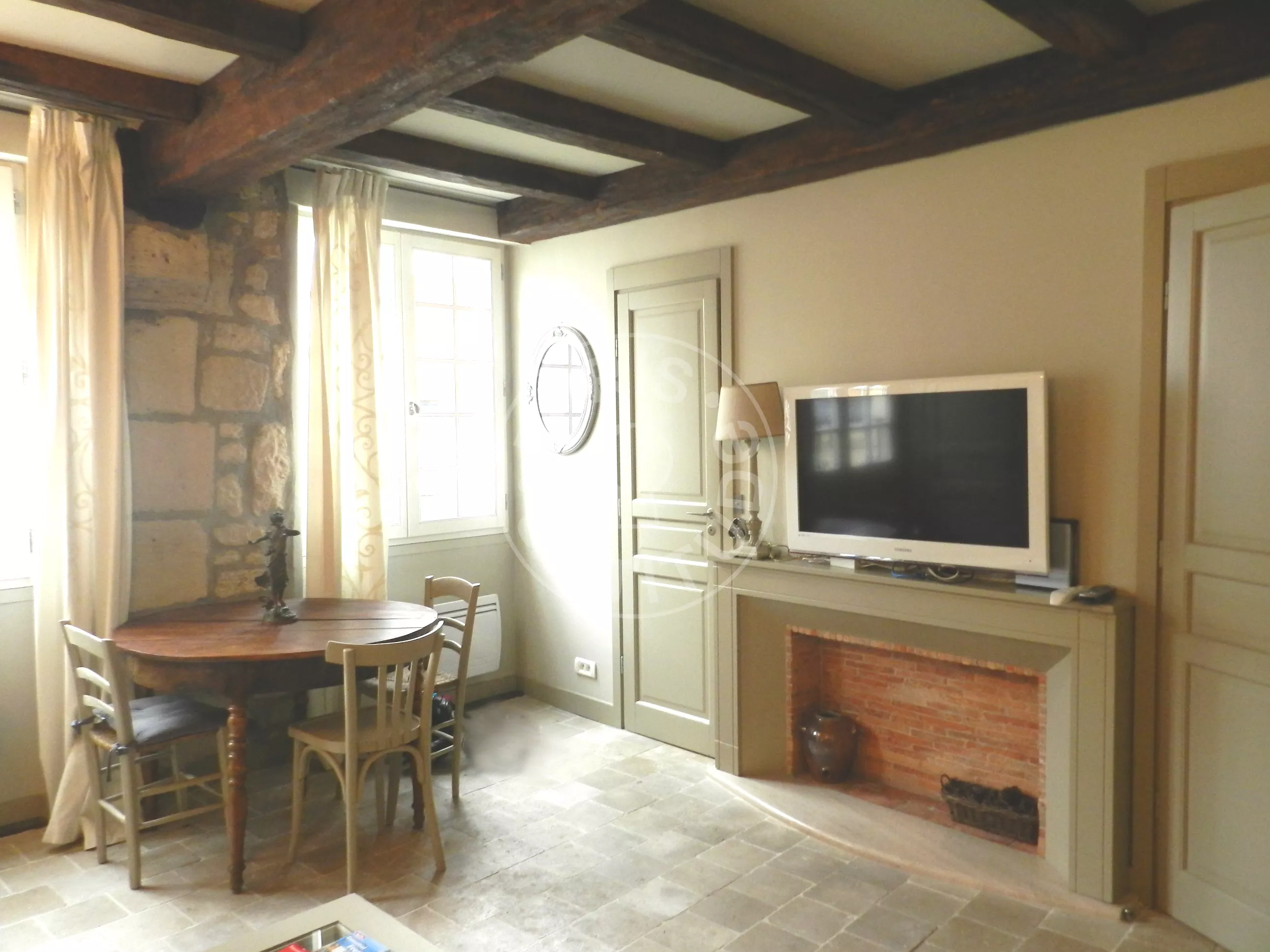 Appartement Rue du Bourg Tibourg à Paris