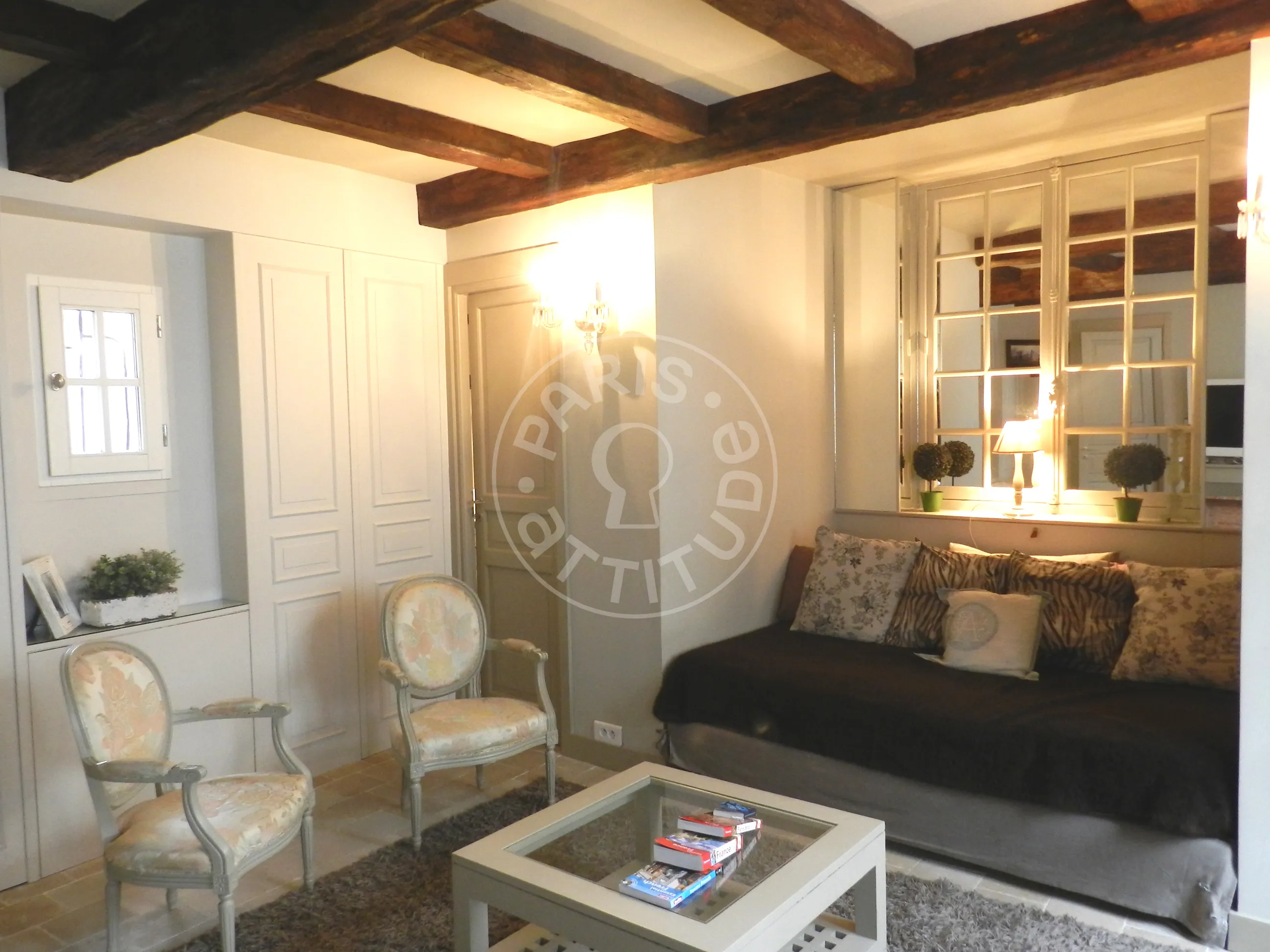 Appartement Rue du Bourg Tibourg à Paris