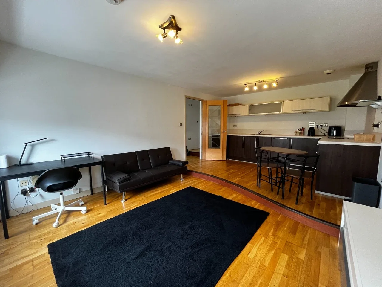 Flat St James' Barton in Bristol