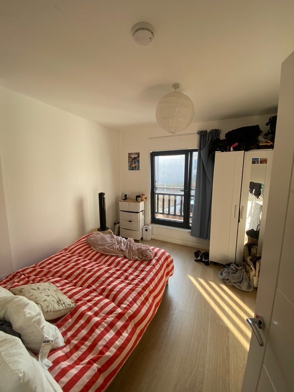 Room Saint John's Hill in Greater London