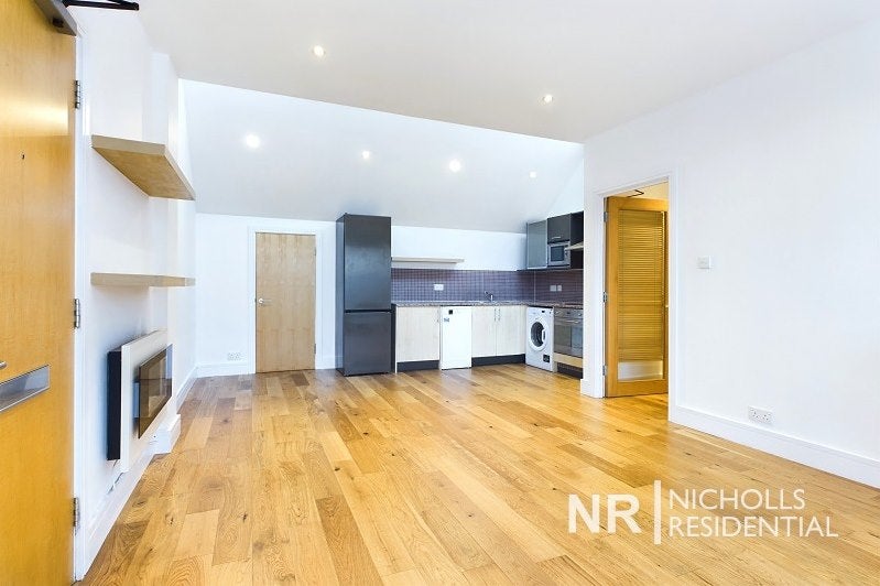 Flat Oaks Square in Epsom and Ewell