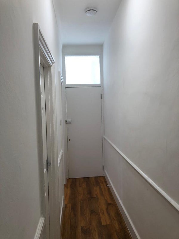 Room George Lane in Greater London