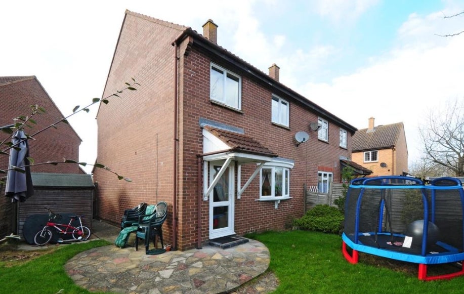 House Rochford Gardens in Cherwell District