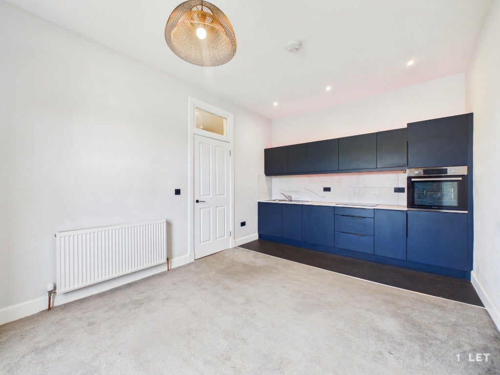 Flat Milton Street in City of Edinburgh