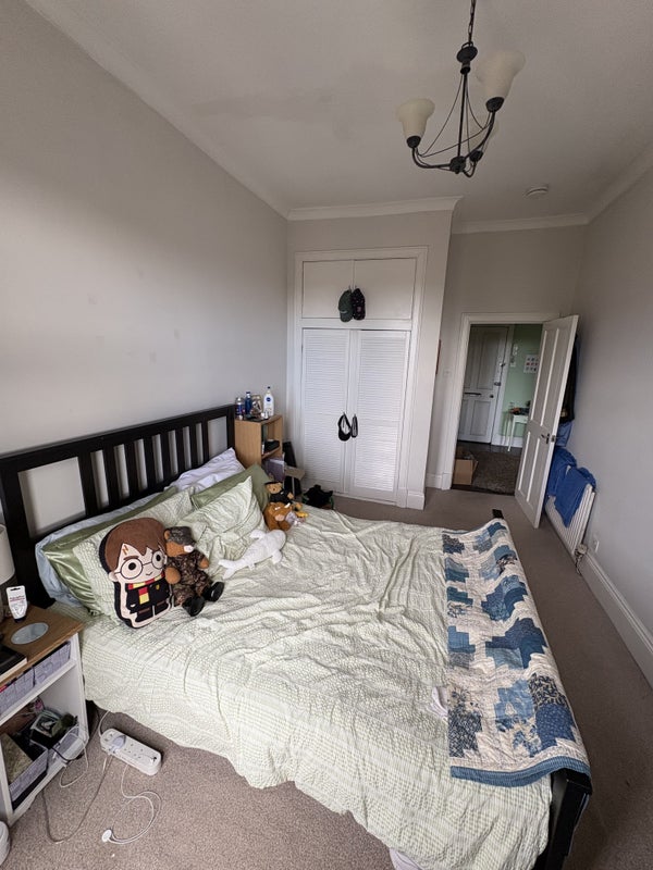 Room Main Street in Glasgow
