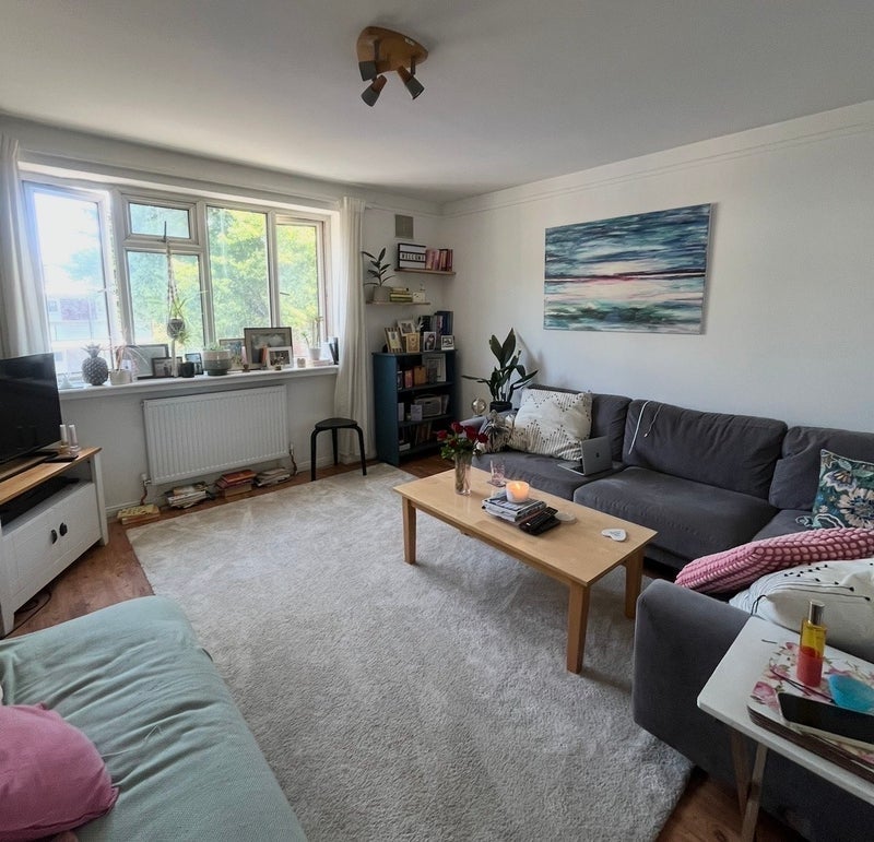 Room Crownstone Road in Greater London