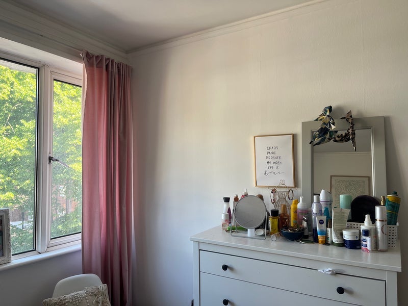 Room Crownstone Road in Greater London