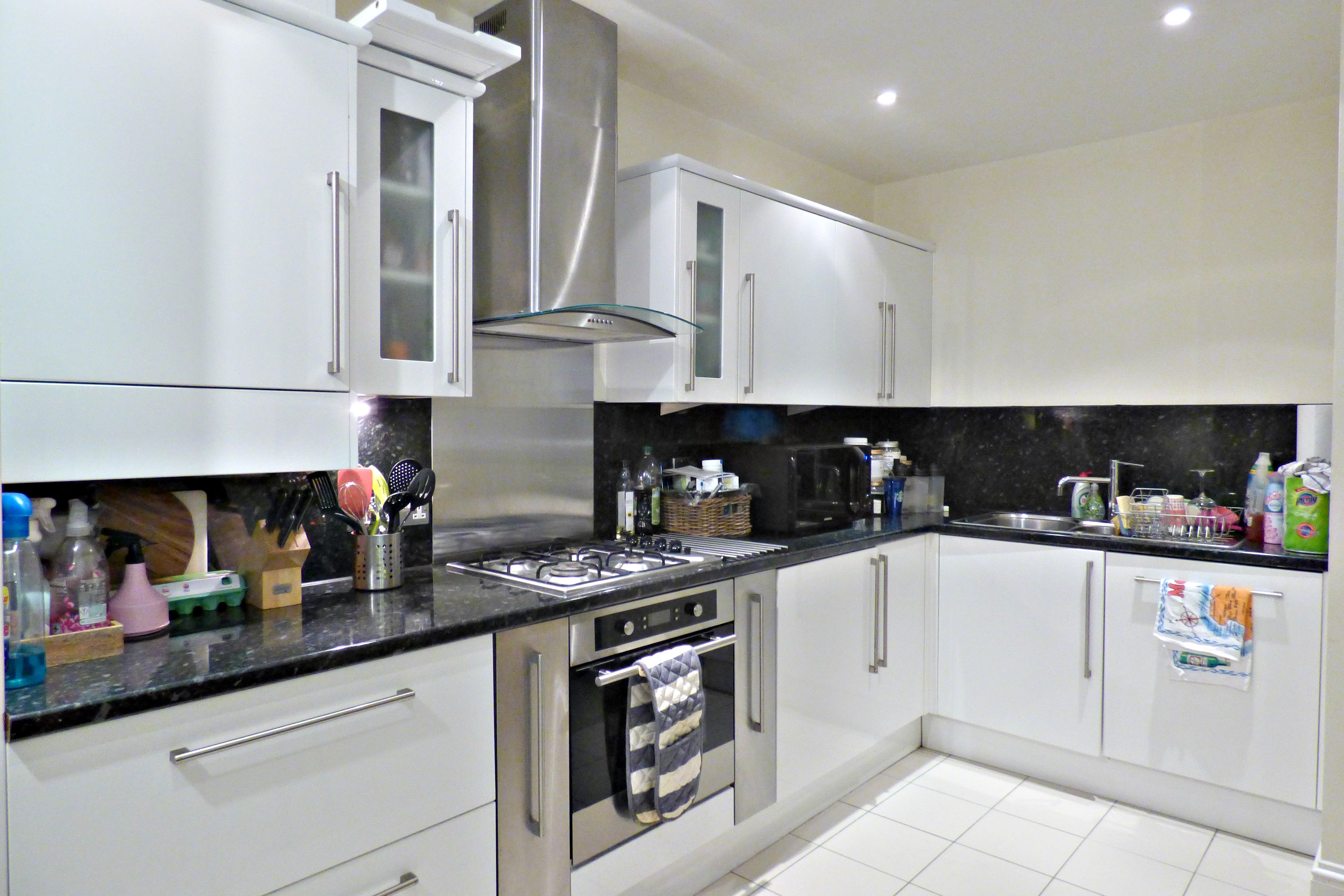 Flat West Wycombe Road in High Wycombe