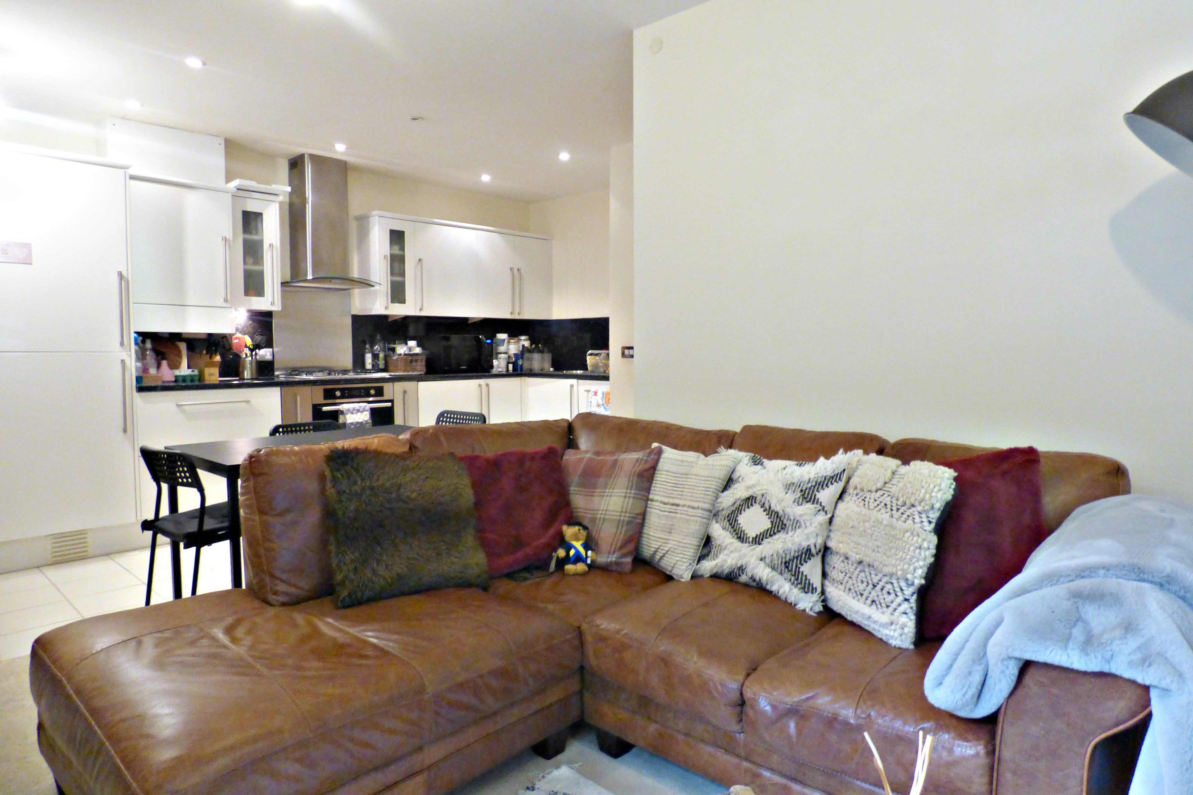 Flat West Wycombe Road in High Wycombe