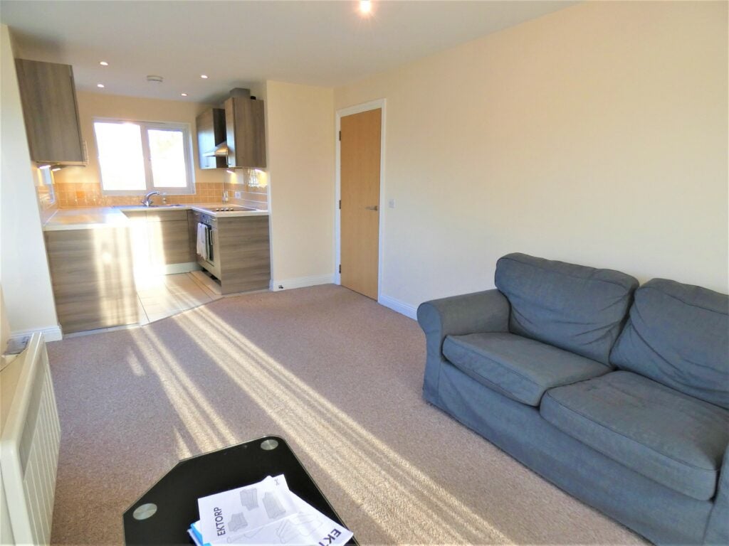 Flat Meadow Road in Rushmoor