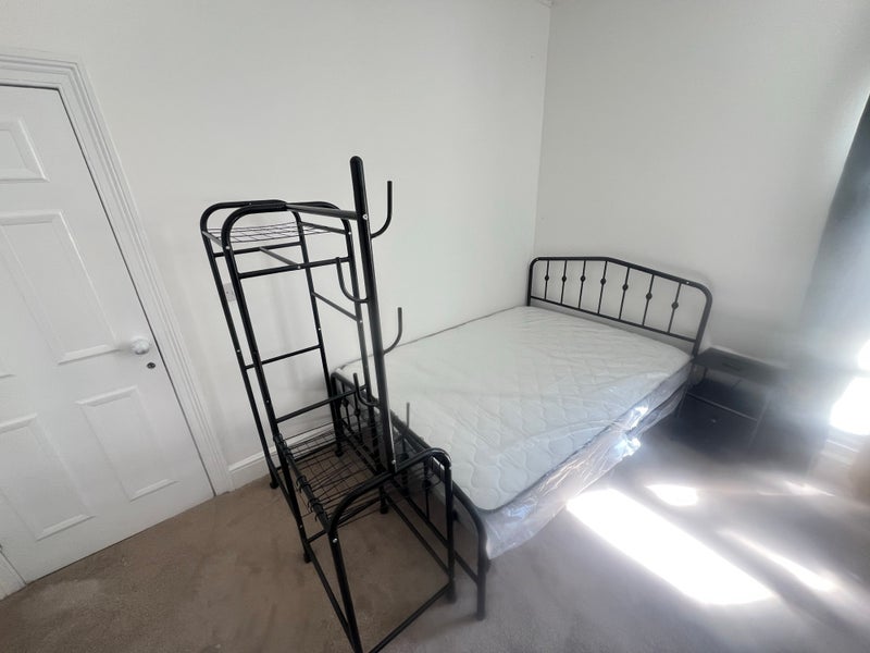Room Cramond Avenue in Liverpool