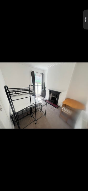 Room Cramond Avenue in Liverpool