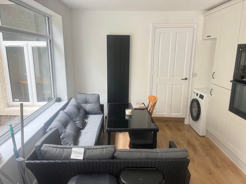 Room Cramond Avenue in Liverpool