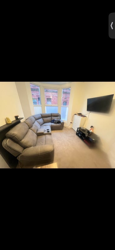 Room Cramond Avenue in Liverpool