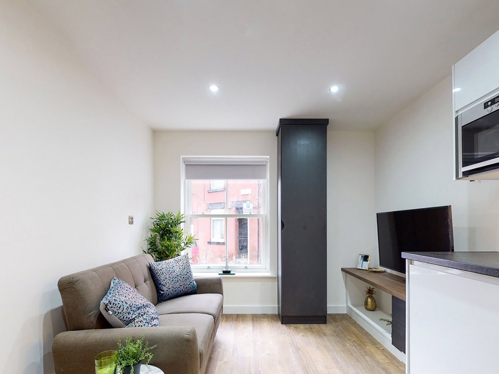 Flat Clarendon Road in Leeds