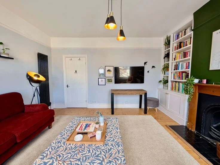 Flat Russell Road in Greater London