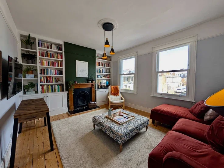 Flat Russell Road in Greater London
