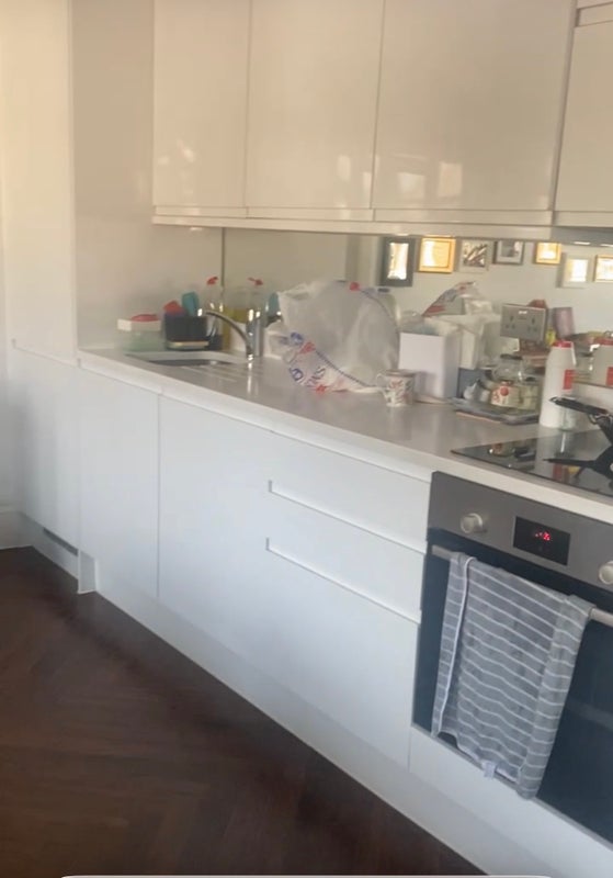 Room Grove Road in Greater London