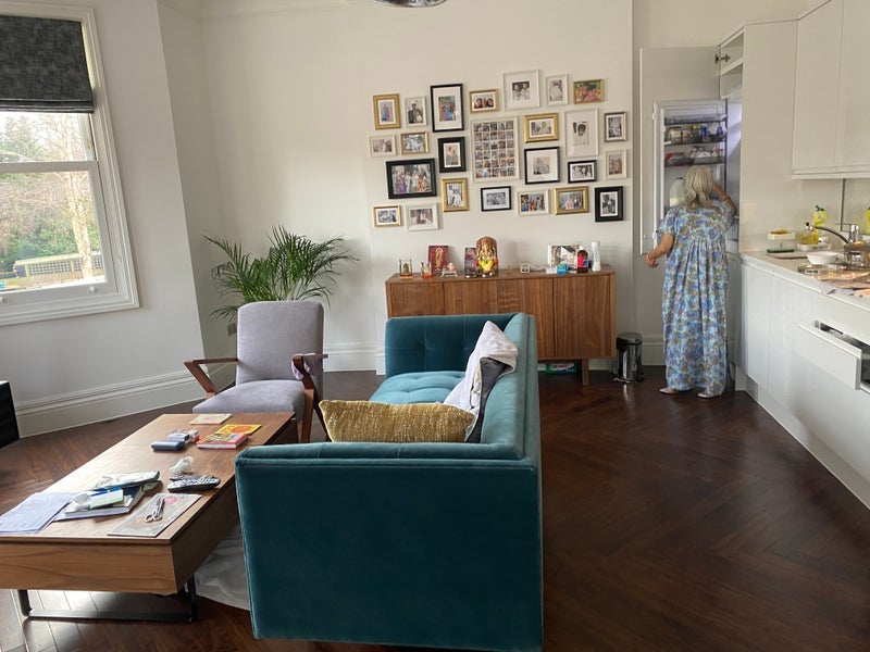 Room Grove Road in Greater London