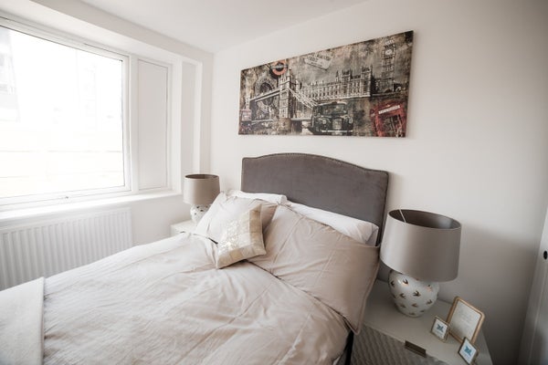 Flat Warren Road in Cheadle Hulme