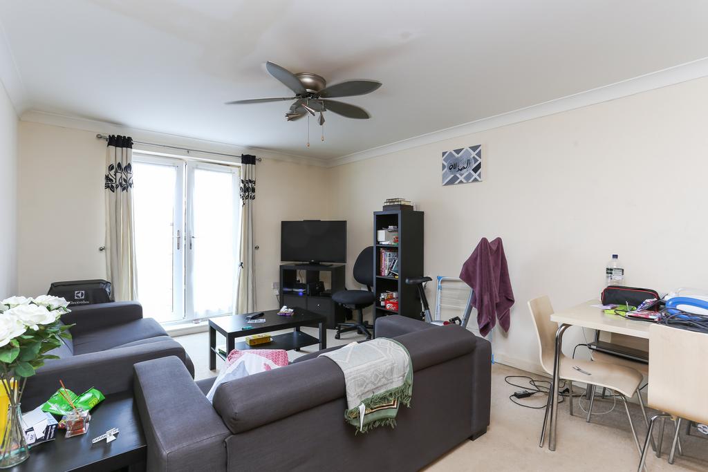 Flat Ruislip Road East in Greater London