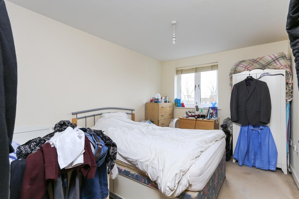 Flat Ruislip Road East in Greater London