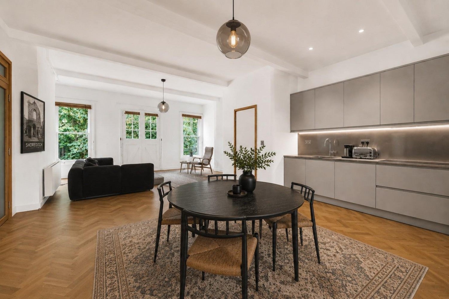 Flat Hoxton Square in Greater London