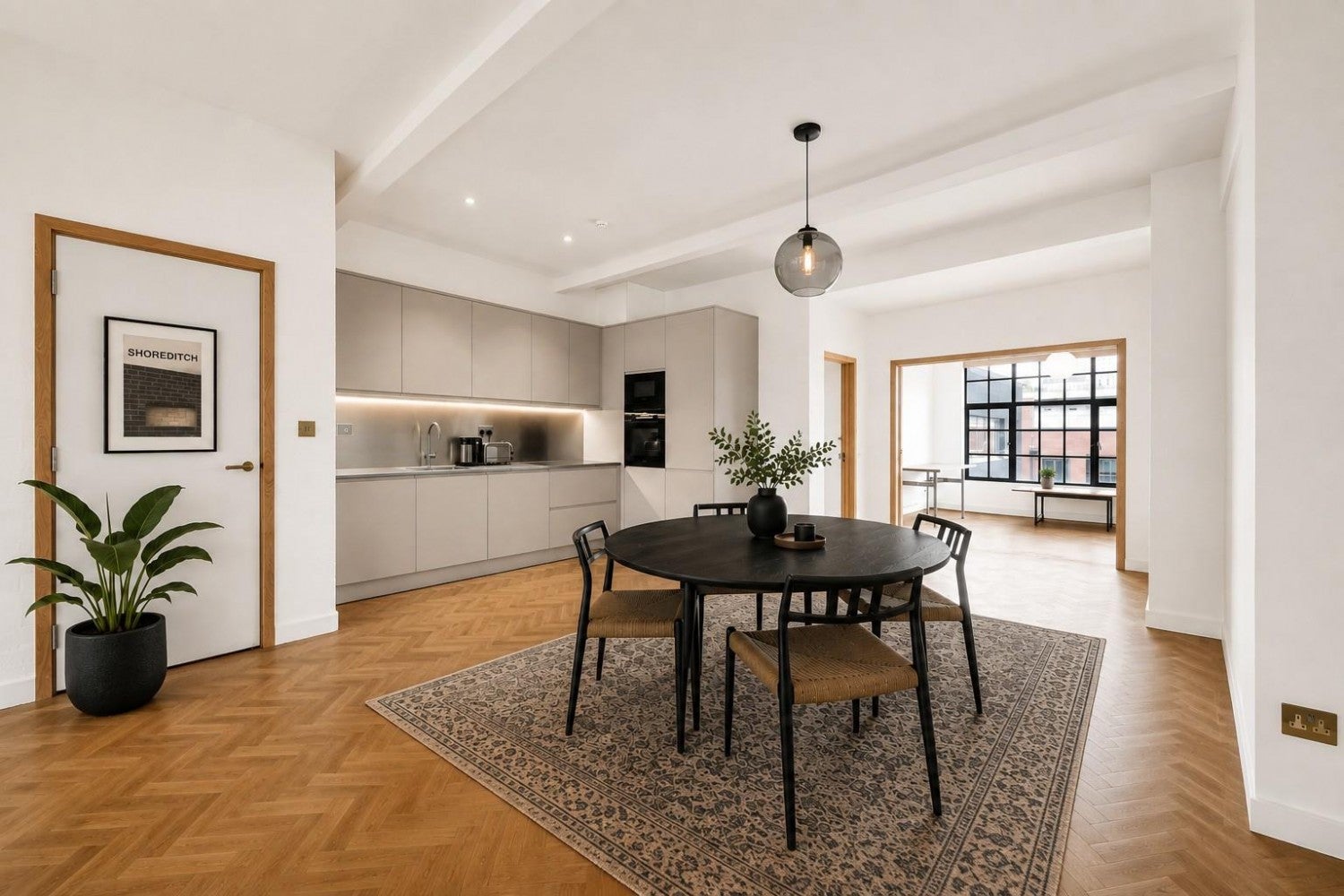 Flat Hoxton Square in Greater London
