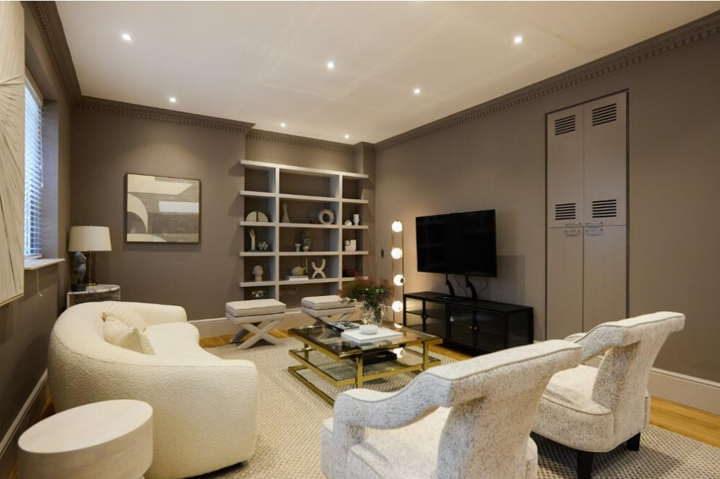 House North End Way in Greater London