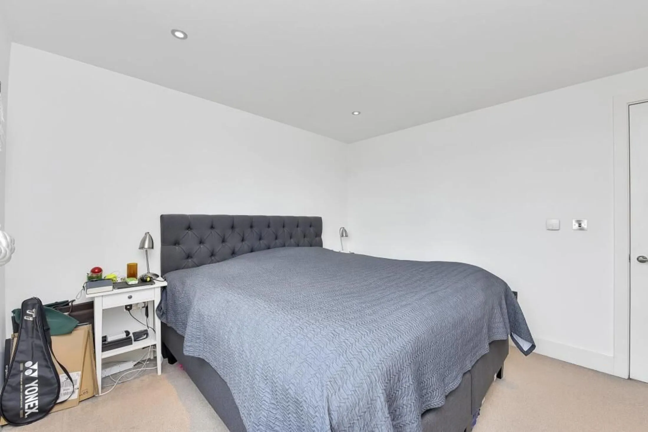 Flat Primrose Close in Greater London
