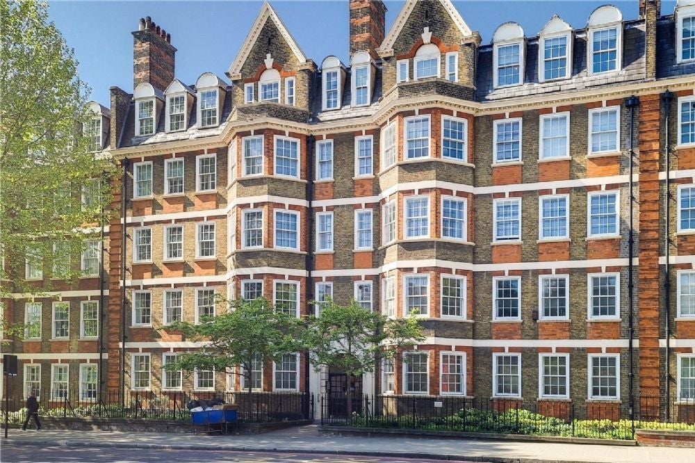 Flat Park Road in City of Westminster