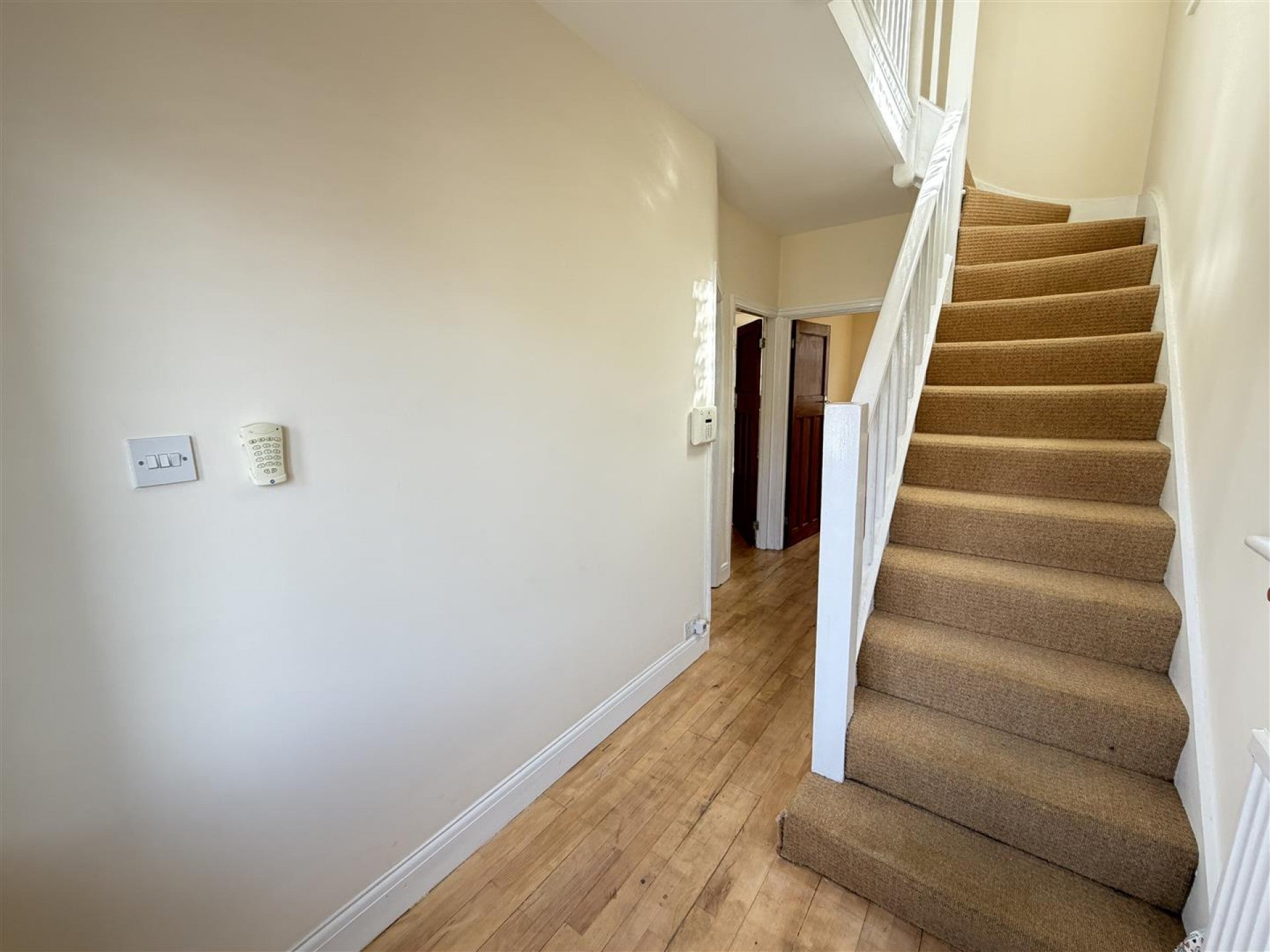 House Beech Hall Crescent in Greater London
