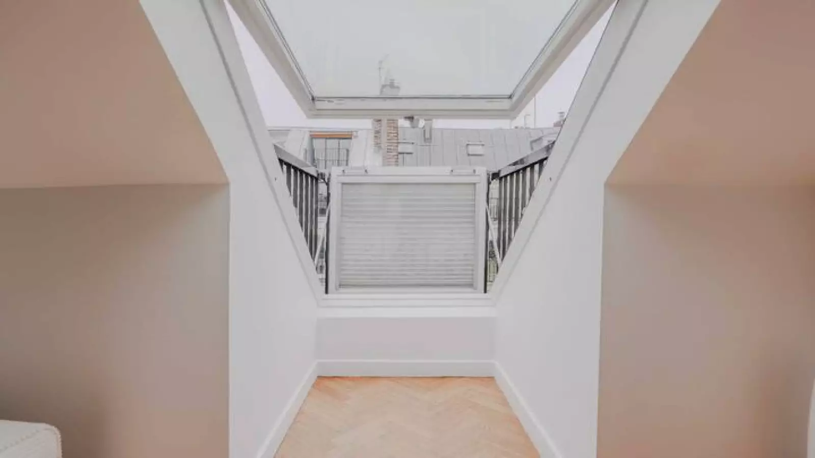 Flat Rue Saint-Marc in Paris