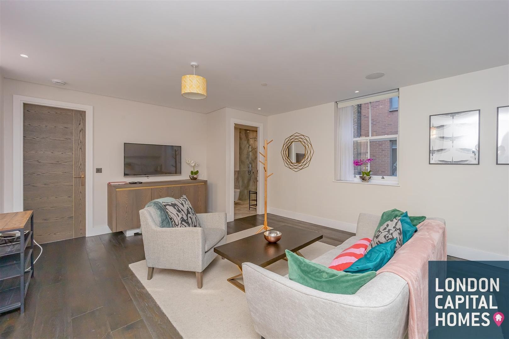 Flat Ryder Mews in London