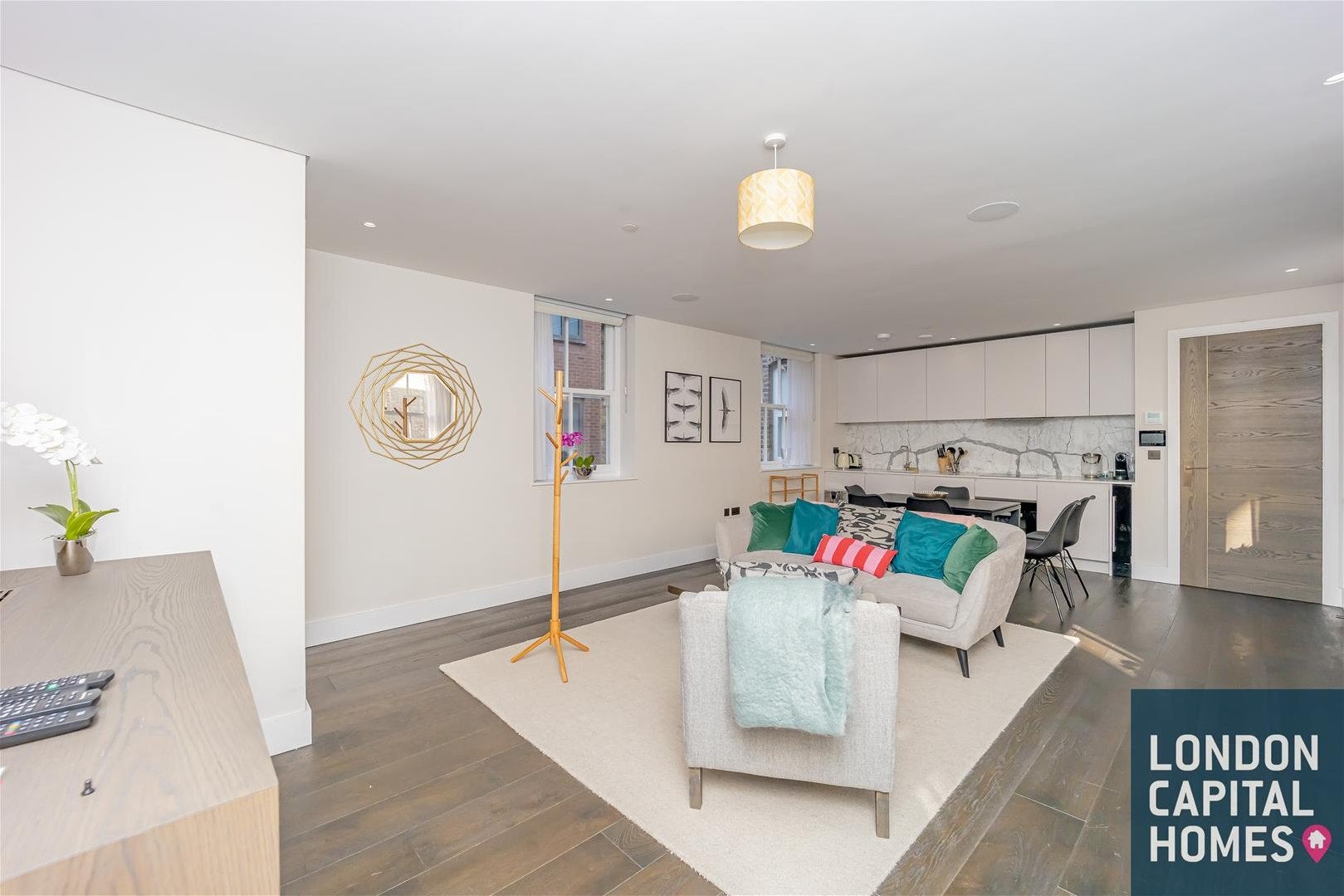 Flat Ryder Mews in London
