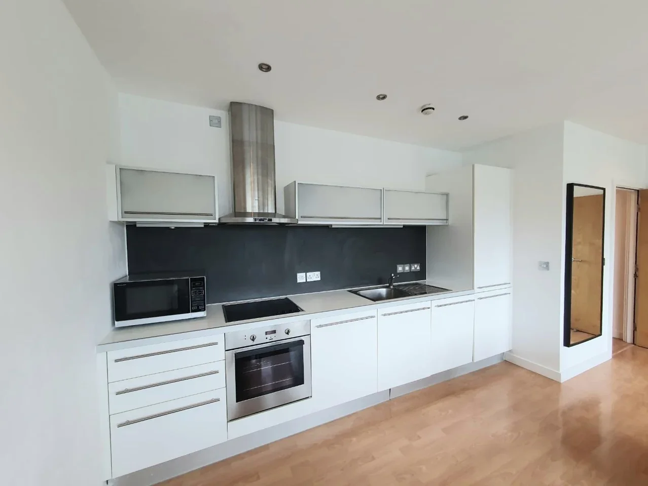 Flat Welland Street in Greater London