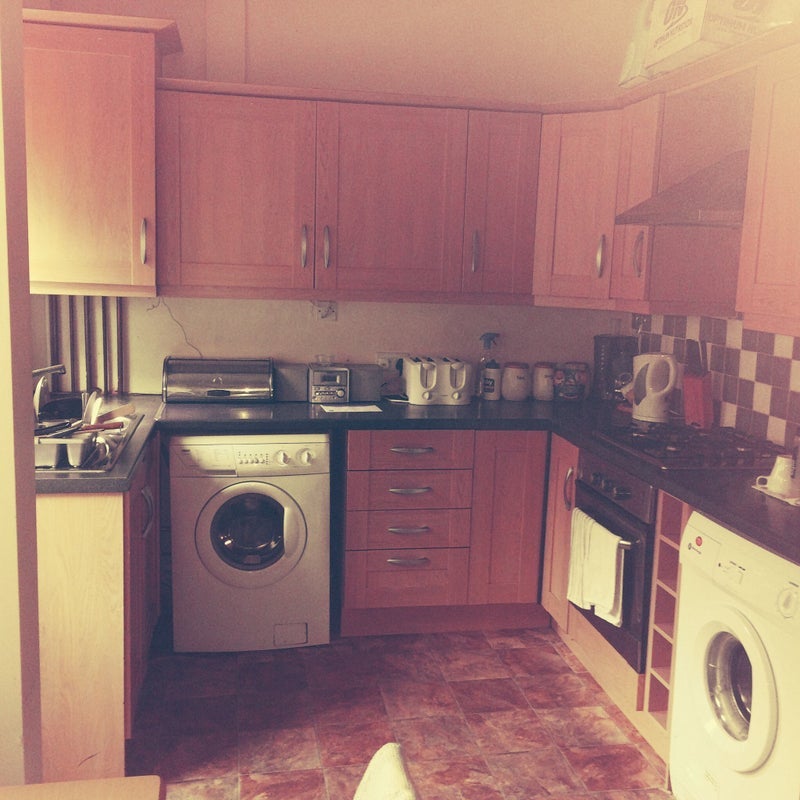 Room Manor Road in Trafford